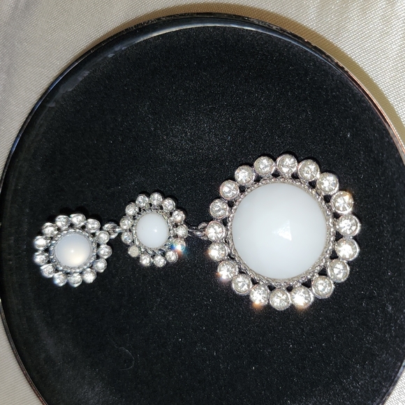 White House Black Market earrings - Picture 3 of 3